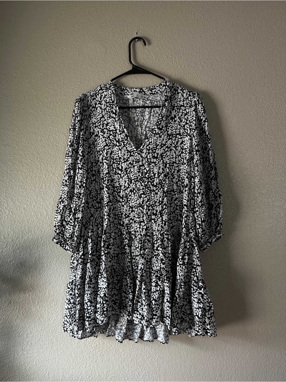 Zara Gray and White Floral Print Dress - Picture 3 of 7
